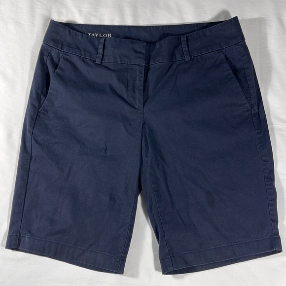 Ann Taylor womens navy blue Boardwalk Short flat front 10" Bermuda - size 4 - Picture 2 of 10